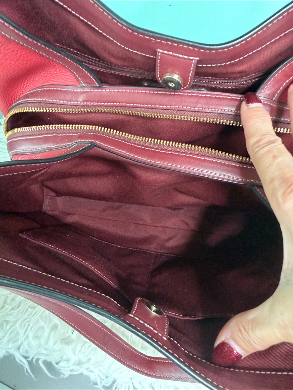 Coach Two-Tone Red Shoulder Bag with Gold Hardware - Picture 4 of 17